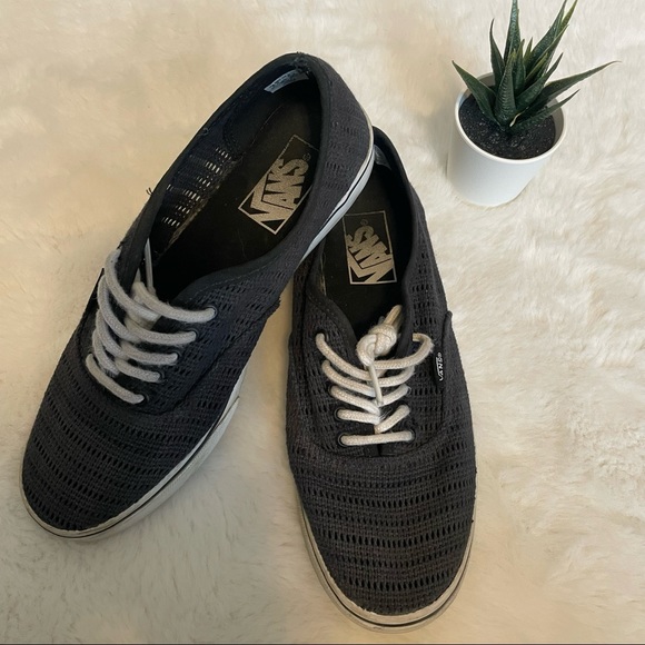 Vans Off The Wall Black Sneakers - Picture 2 of 6